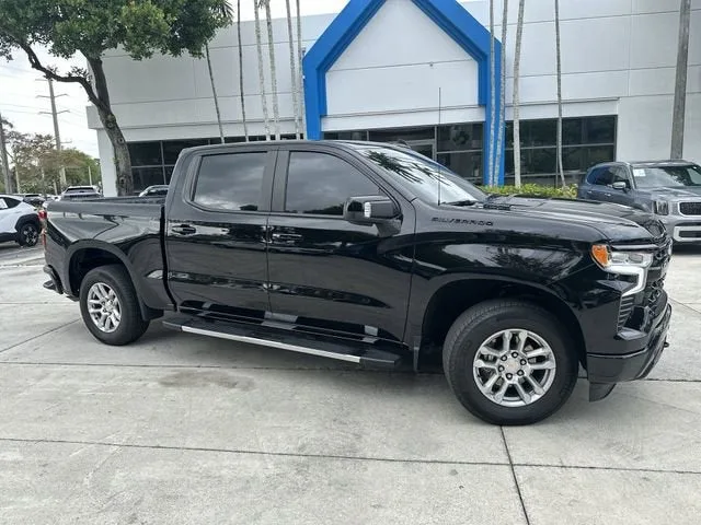 2024 Chevrolet Silverado 1500 RST photo 21