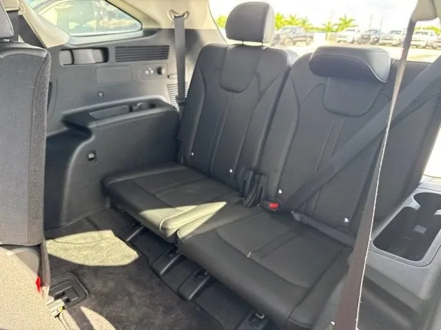 2026 Kia Sorento S photo 4