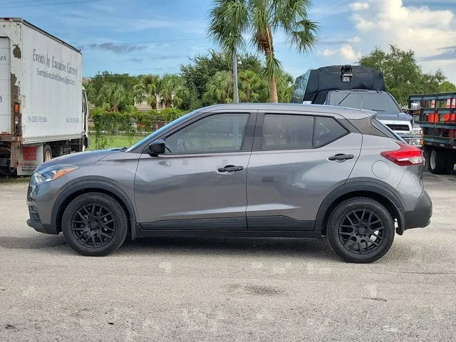 2020 Nissan Kicks S photo 6