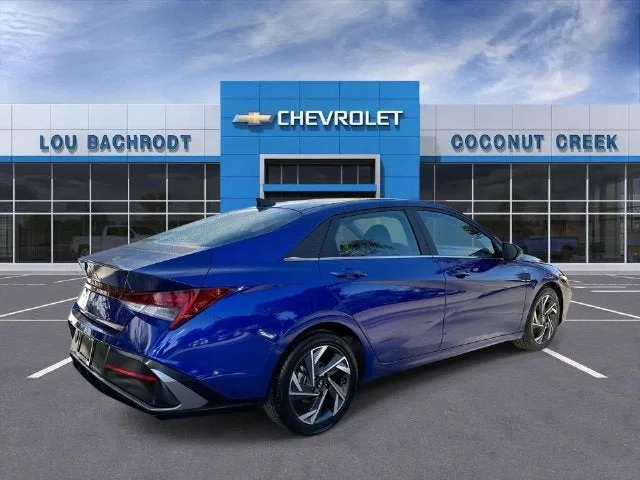 2025 Hyundai Elantra SEL Convenience photo 8