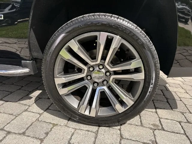 2019 GMC Yukon Denali photo 11