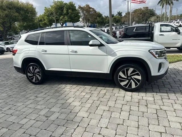 2024 Volkswagen Atlas 2.0T SE w/Technology photo 15