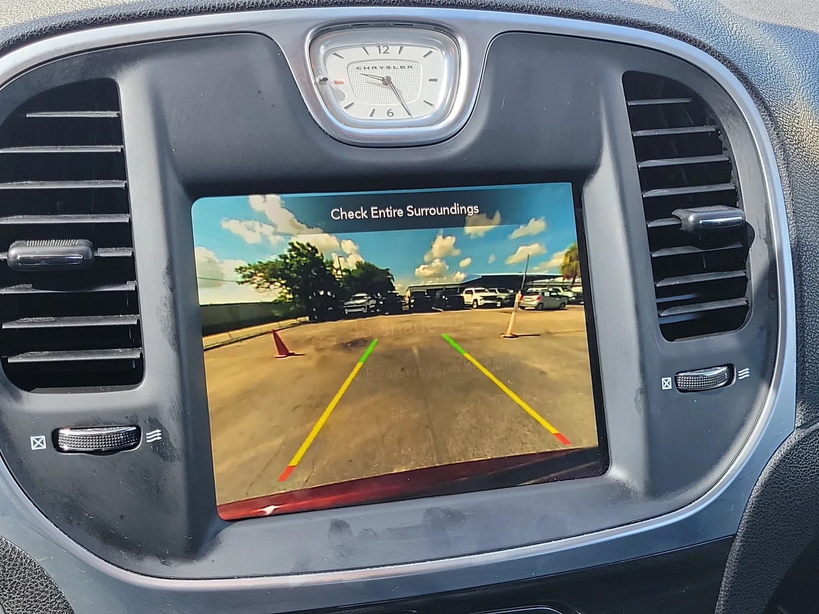 2021 Chrysler 300 Touring L photo 29
