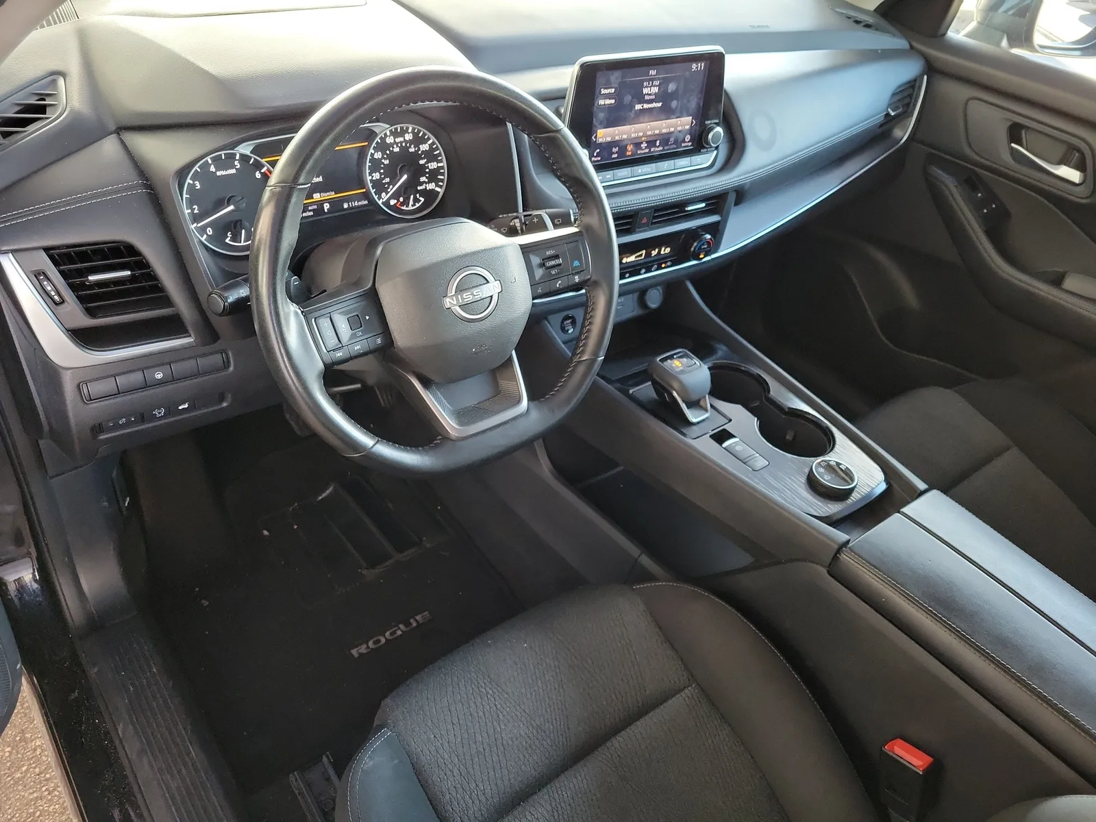 2025 Nissan Rogue SV photo 14
