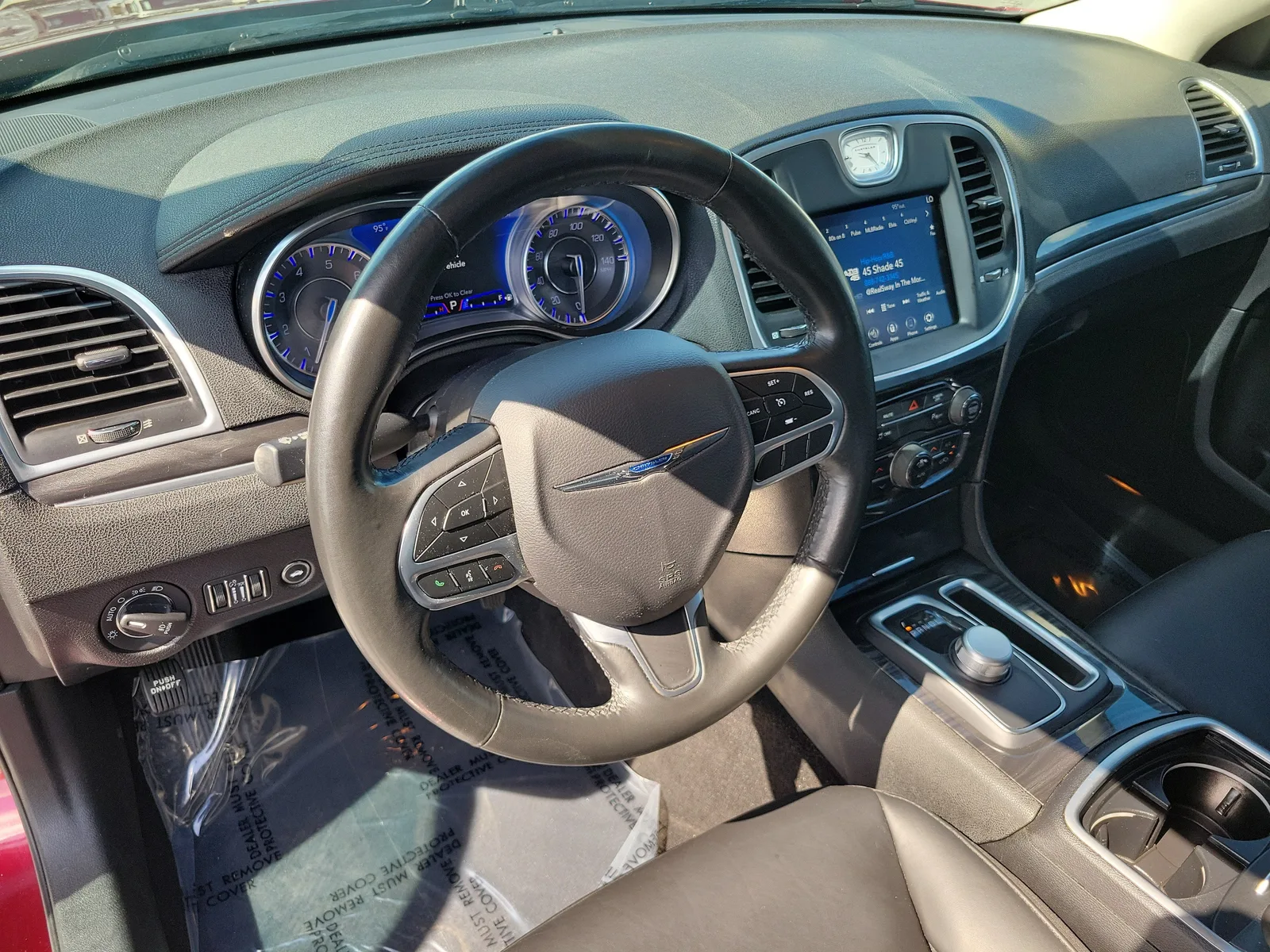 2021 Chrysler 300 Touring L photo 20