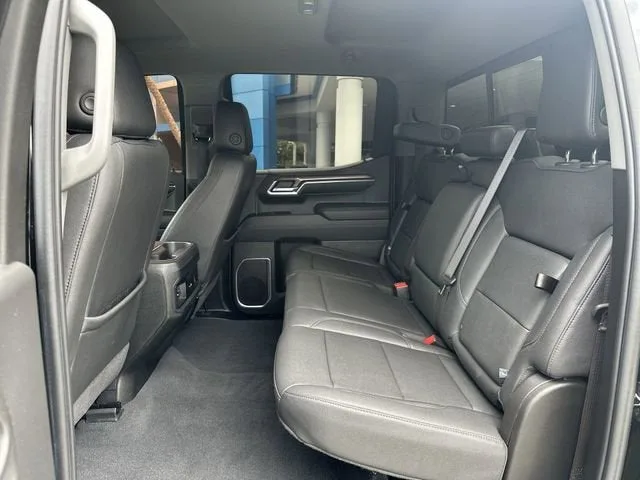 2024 Chevrolet Silverado 1500 RST photo 27