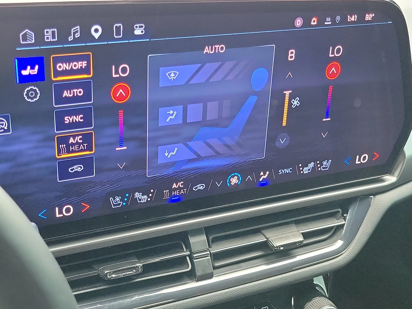 2025 Chevrolet Equinox EV RS photo 32