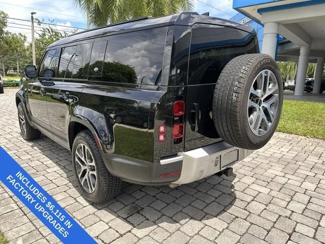 2023 Land Rover Defender SE photo 33