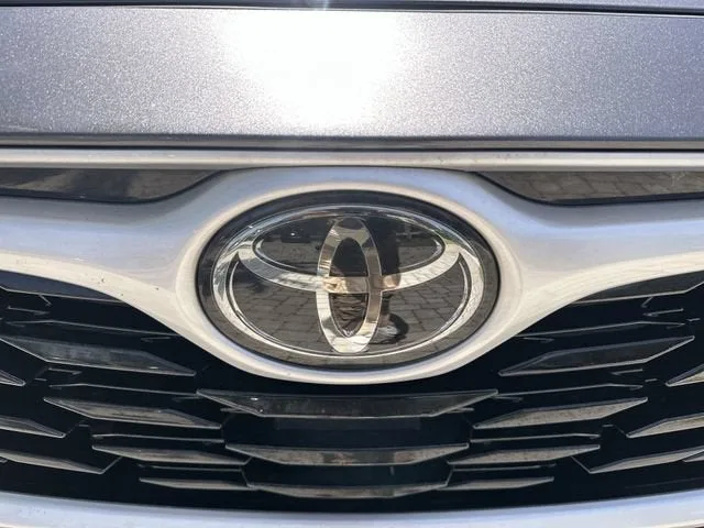 2024 Toyota Highlander LE photo 10