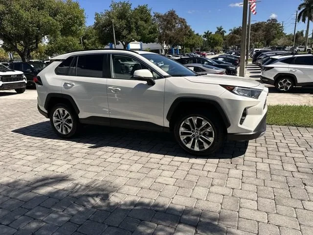 2021 Toyota RAV4 Limited photo 15
