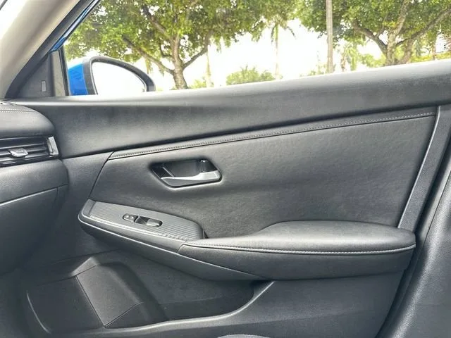 2025 Nissan Sentra SV photo 32