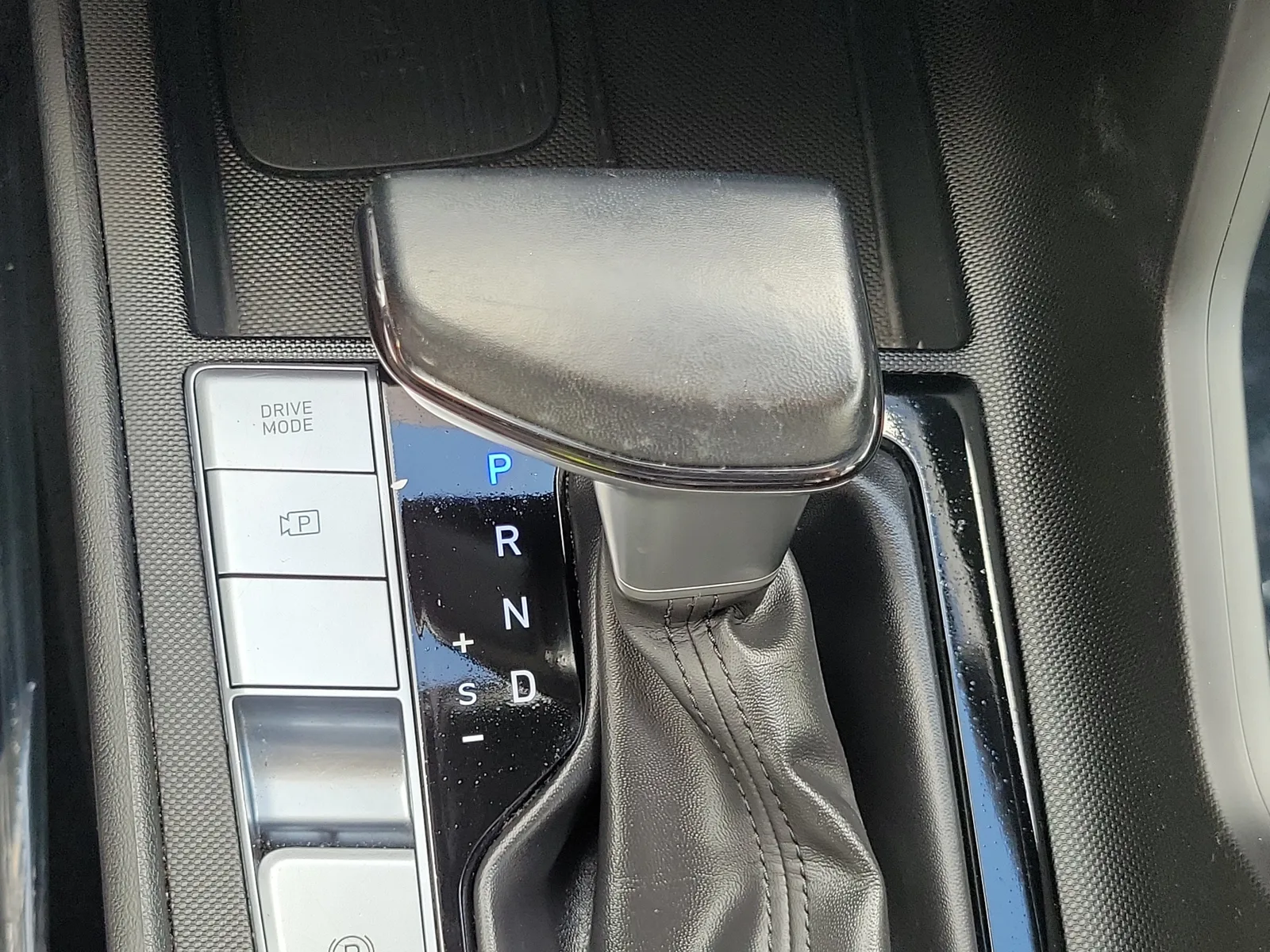 2025 Hyundai Elantra Limited photo 33