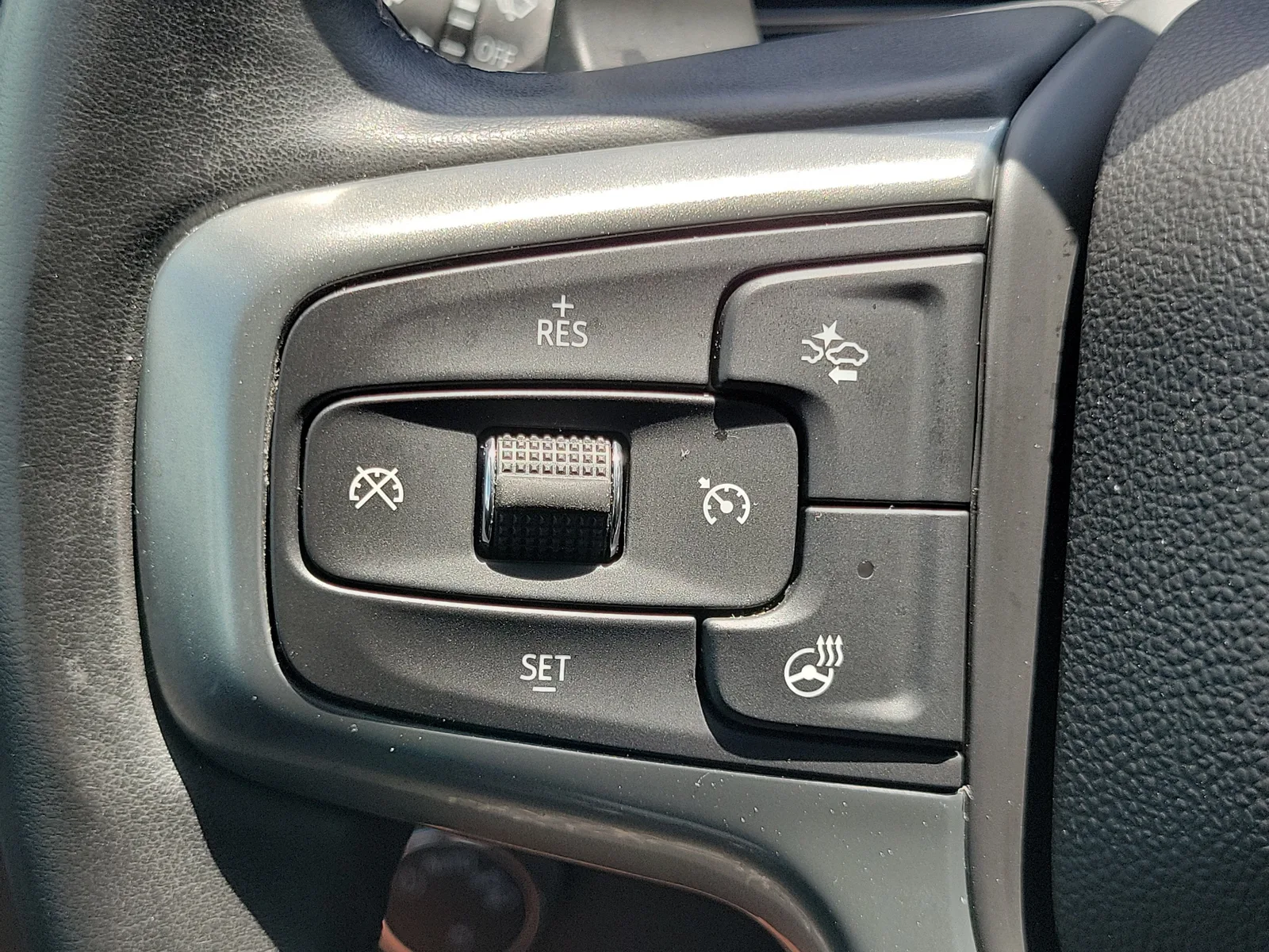 2024 Chevrolet Silverado 1500 LT photo 27