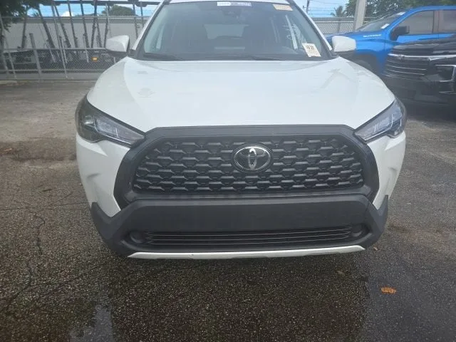 2022 Toyota Corolla Cross LE photo 10