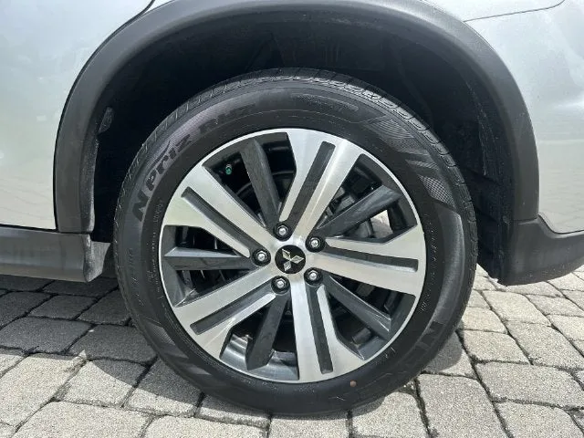 2025 Mitsubishi Outlander Sport S photo 11