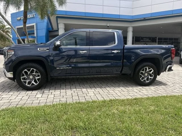 2022 GMC Sierra 1500 SLT photo 32