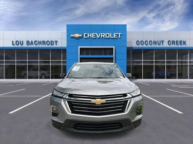 2023 Chevrolet Traverse LS photo 3
