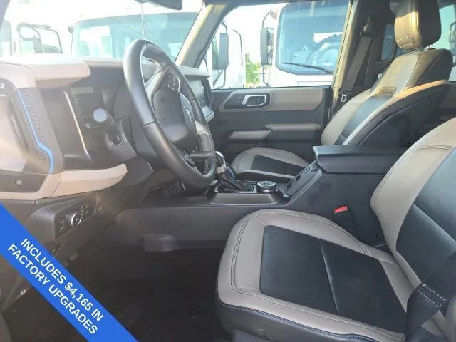 2022 Ford Bronco Base photo 13