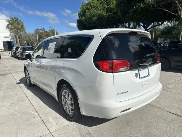 2023 Chrysler Voyager LX photo 40