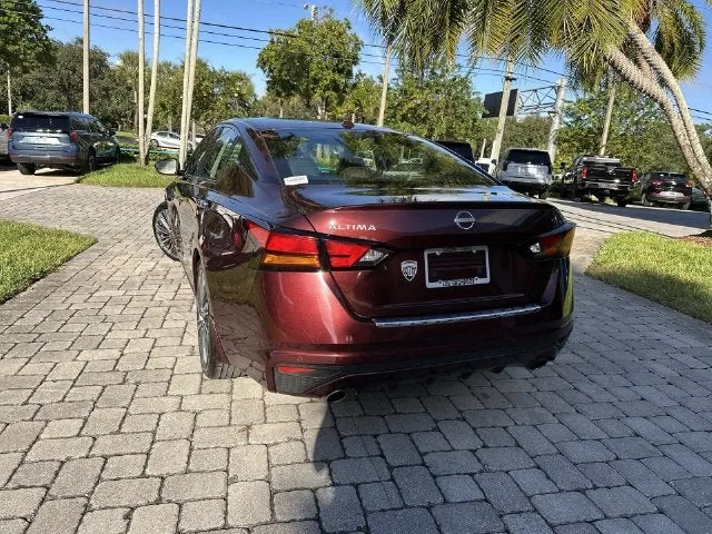 2023 Nissan Altima 2.5 SL photo 12