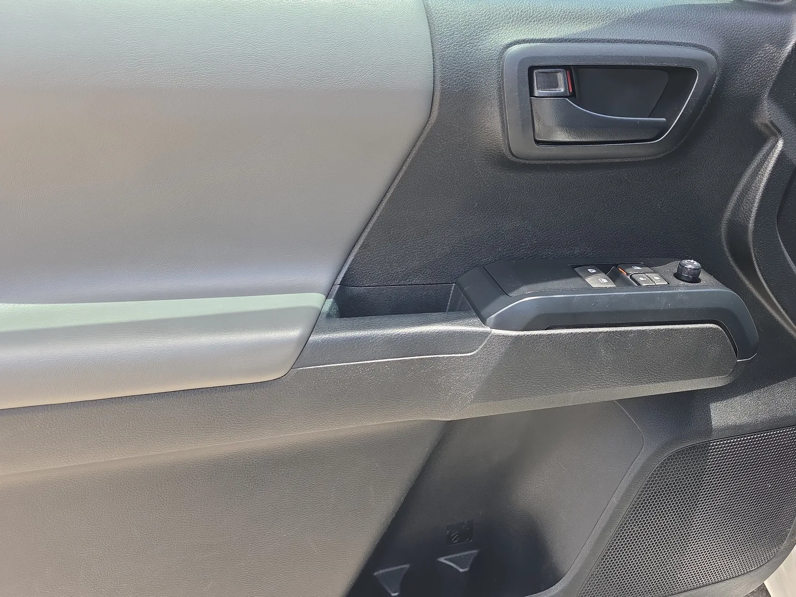 2021 Toyota Tacoma 4WD SR photo 19