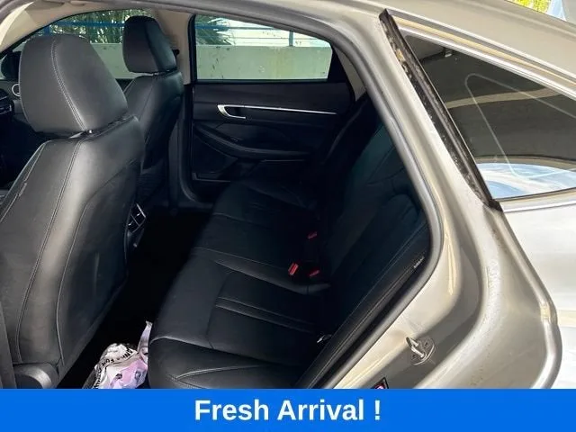 2023 Hyundai Sonata Limited photo 3