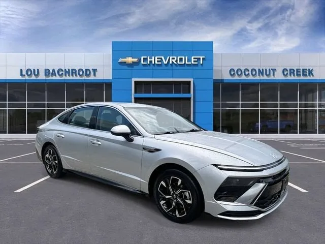 2024 Hyundai Sonata SEL photo 2