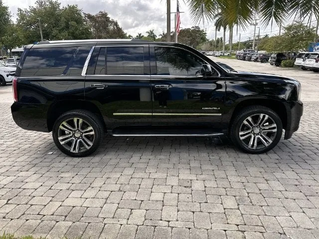 2019 GMC Yukon Denali photo 14