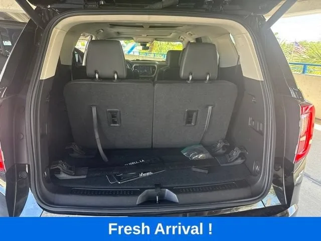 2023 GMC Acadia Denali photo 5
