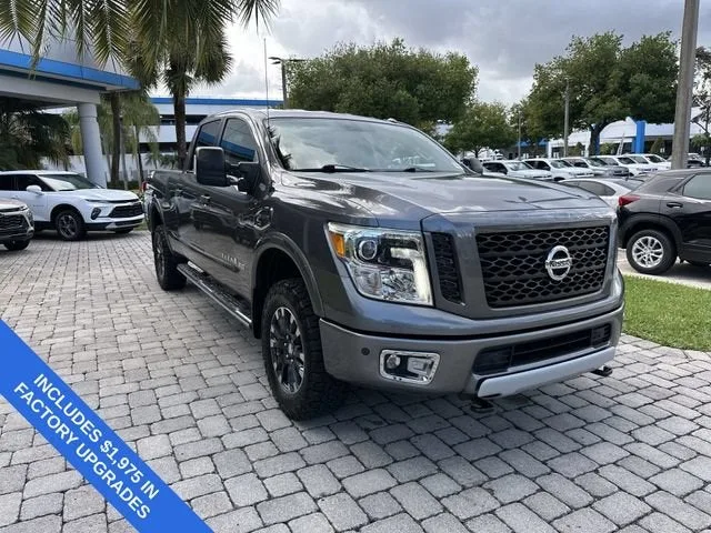 2019 Nissan Titan XD PRO-4X photo 17