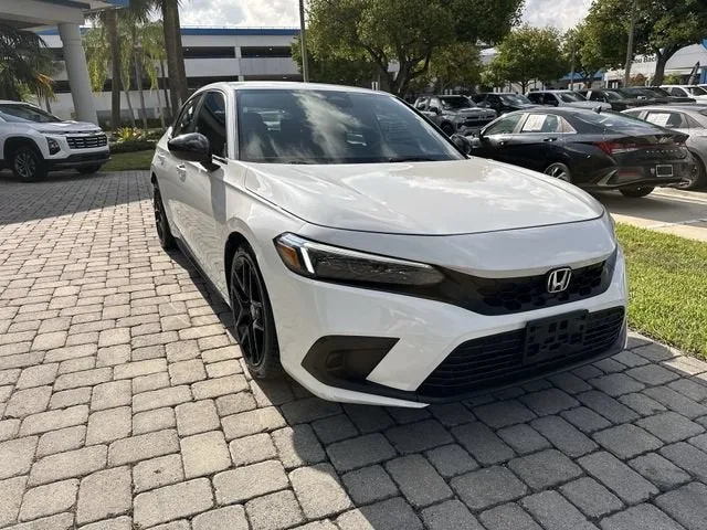 2023 Honda Civic Hatchback Sport photo 17