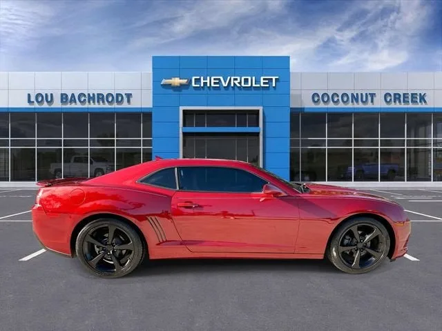 2015 Chevrolet Camaro LT photo 9