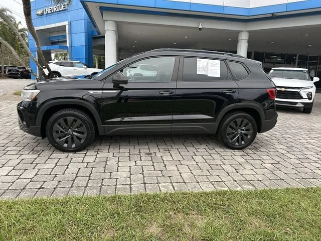 2022 Volkswagen Taos S photo 32