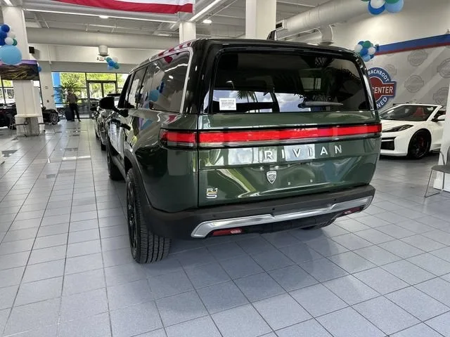 2023 RIVIAN R1S Adventure photo 32