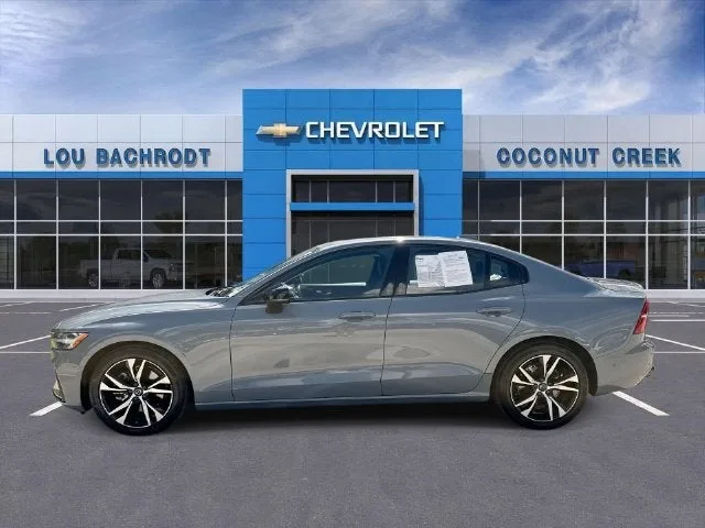2024 Volvo S60 Plus Dark Theme photo 5
