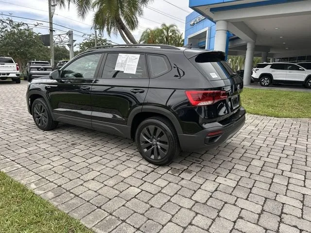 2022 Volkswagen Taos S photo 33
