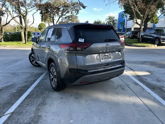 2023 Nissan Rogue SV photo 12