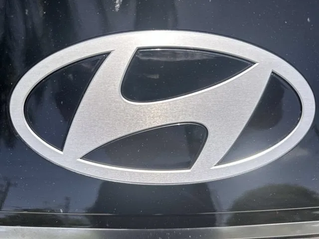 2025 Hyundai Elantra SEL Convenience photo 10
