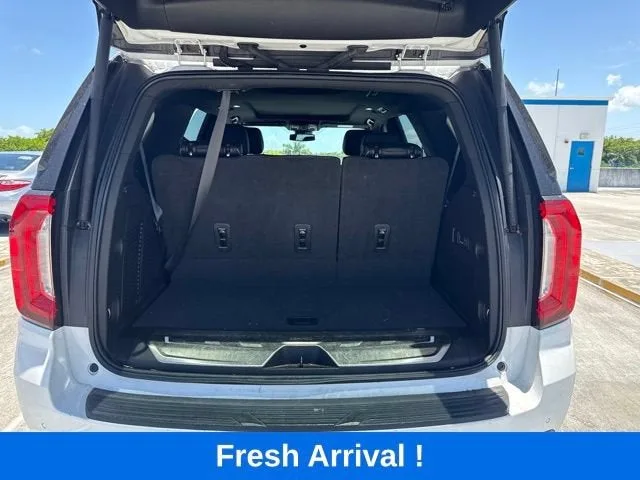 2023 GMC Yukon AT4 photo 16