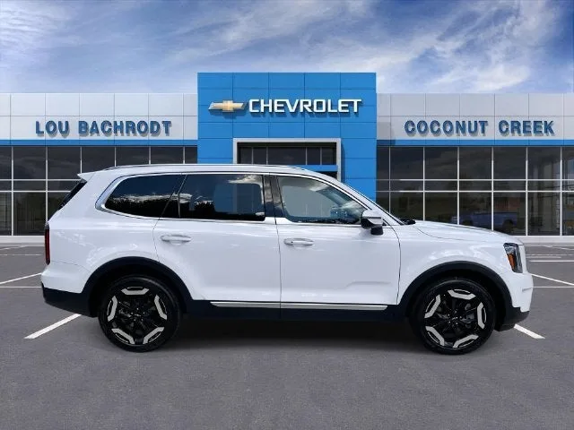 2023 Kia Telluride S photo 9