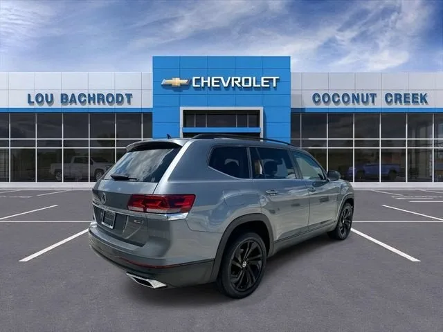 2022 Volkswagen Atlas 2.0T SE w/Technology photo 8