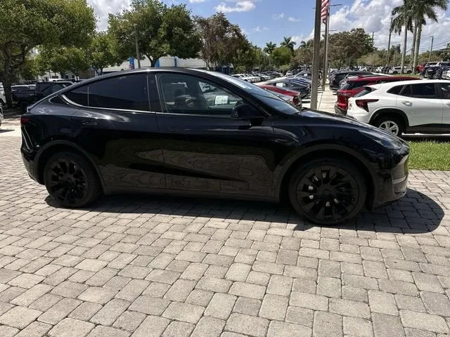 2023 Tesla Model Y Long Range photo 15