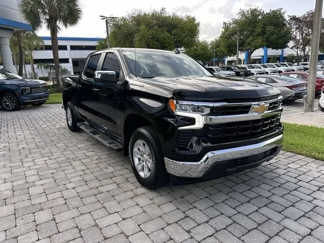 2023 Chevrolet Silverado 1500 LT photo 16