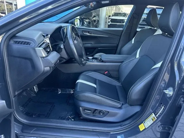 2025 Toyota Camry LE photo 30