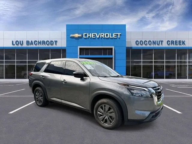 2024 Nissan Pathfinder S photo 2