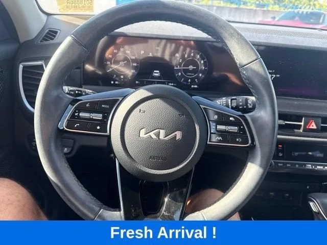 2024 Kia Seltos EX photo 6