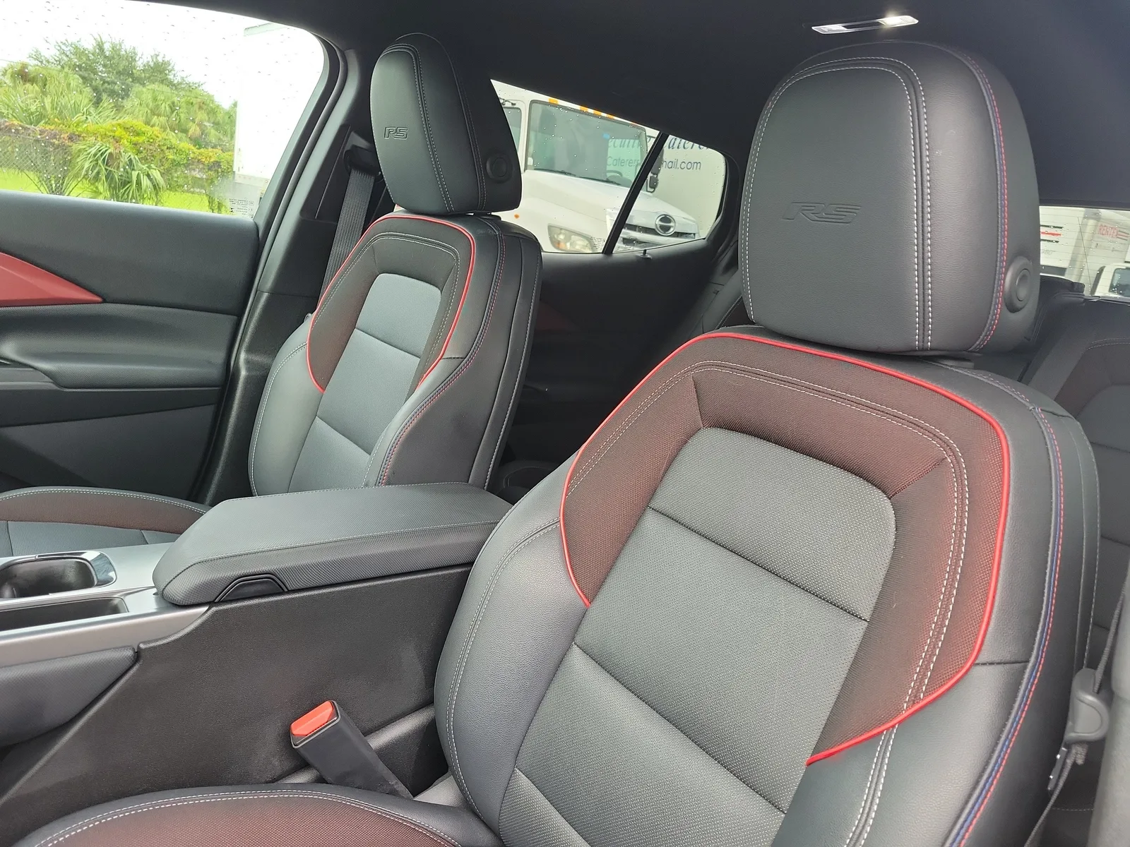 2024 Chevrolet Equinox EV RS photo 21