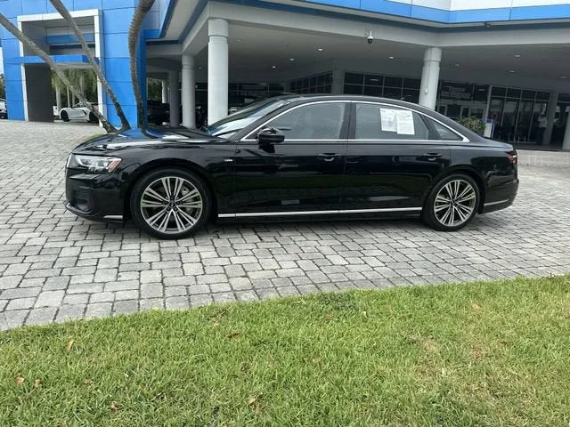 2023 Audi A8 4DR L QTRO 55 TFS photo 21