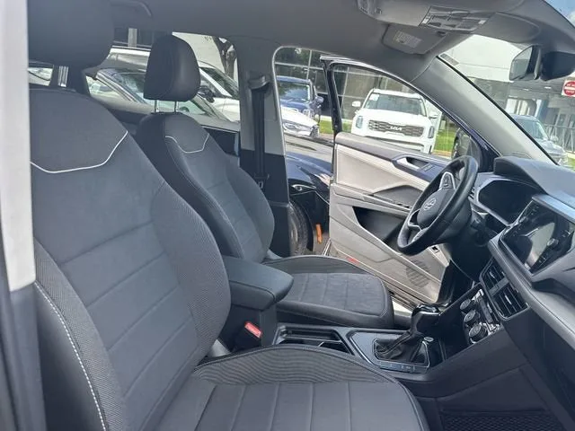 2024 Volkswagen Taos SE photo 19