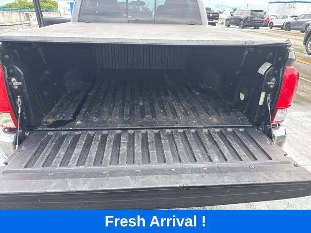2017 Toyota Tacoma SR5 photo 18